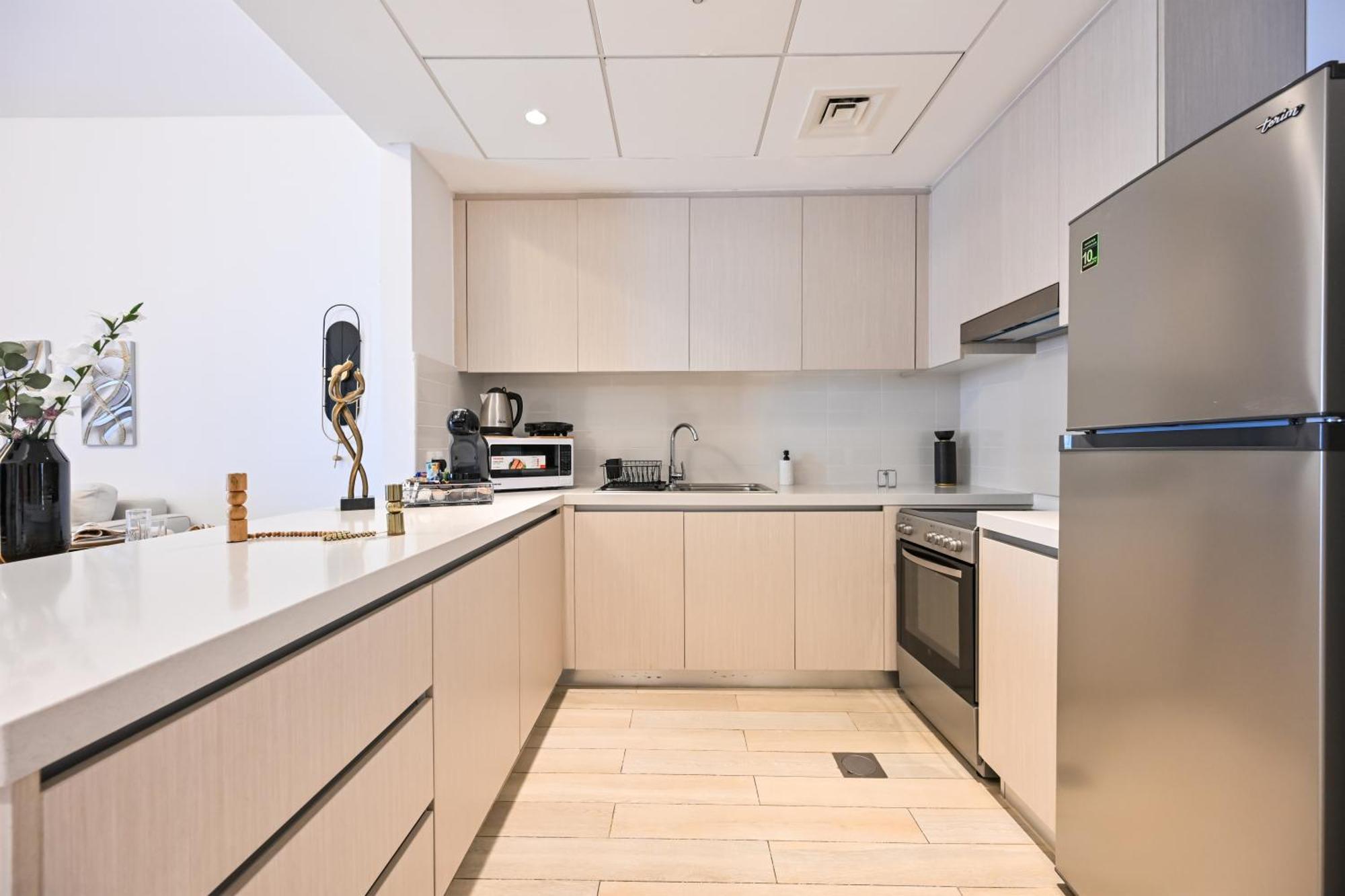 Yas Canal 3 Luxury Close To F1 And Ferrari World Apartment