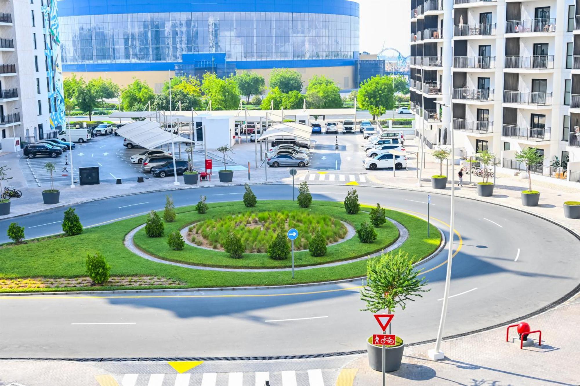 Apartment Yas Canal 3 Luxury Close To F1 And Ferrari World *