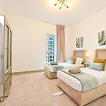 Yas Canal 3 Luxury Apartment Close To F1 And Ferrari World