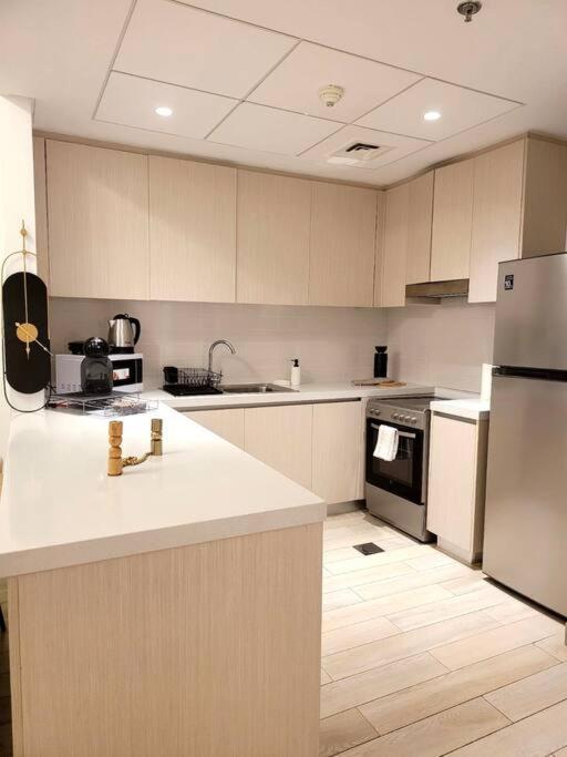 Yas Canal 3 Luxury Close To F1 And Ferrari World *