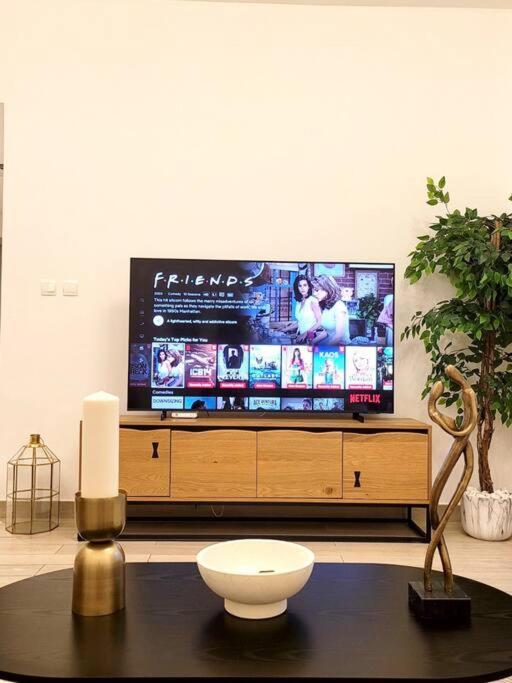 Appartement Yas Canal 3 Luxury Close To F1 And Ferrari World *
