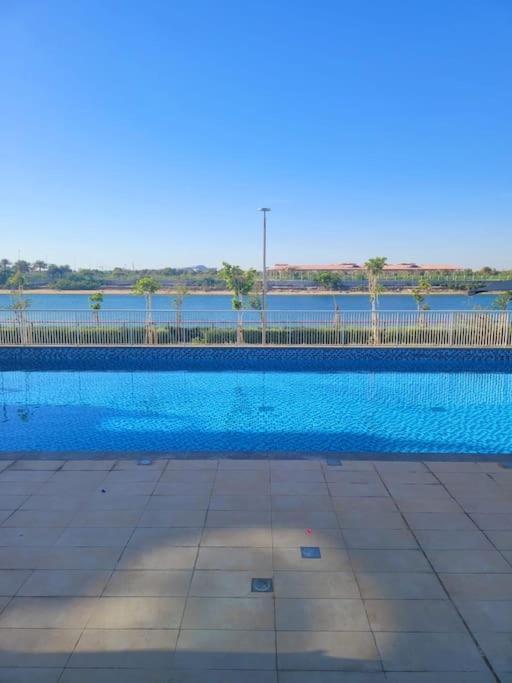 Yas Canal 3 Luxury Close To F1 And Ferrari World *