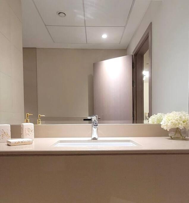 Appartement Yas Canal 3 Luxury Close To F1 And Ferrari World Abou Dabi