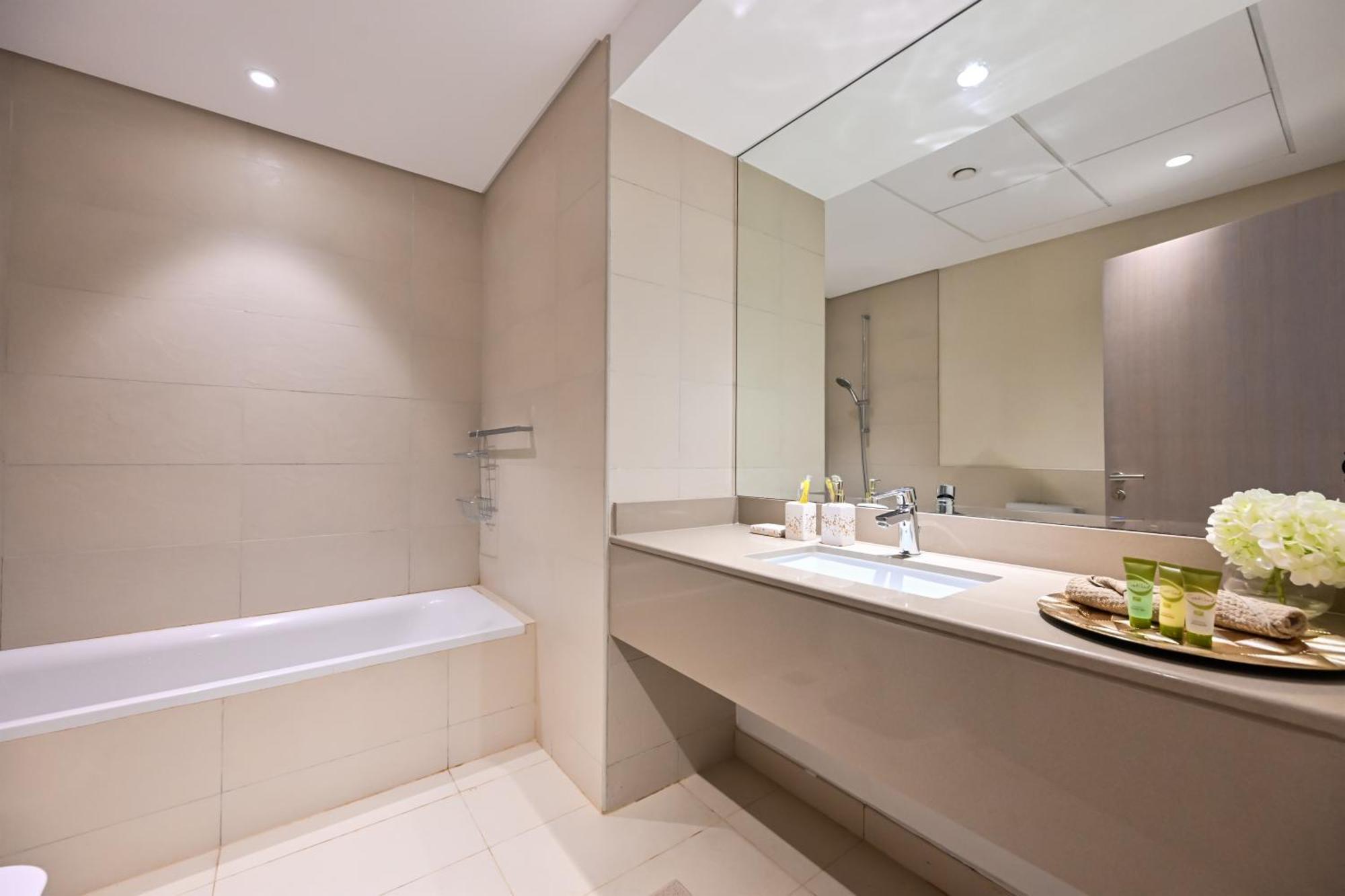 Yas Canal 3 Luxury Close To F1 And Ferrari World Appartement *