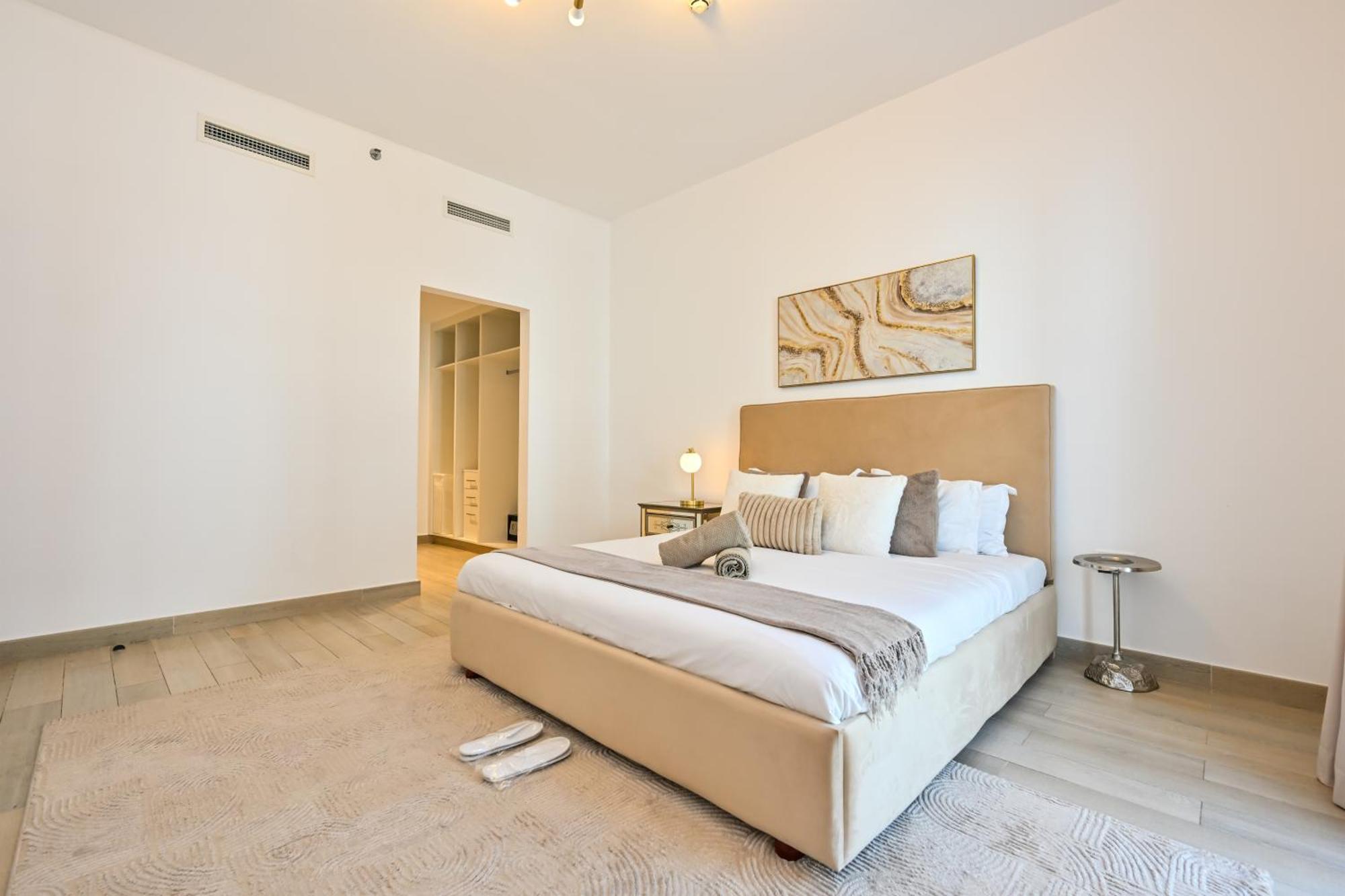 Yas Canal 3 Luxury Close To F1 And Ferrari World Abu Dhabi